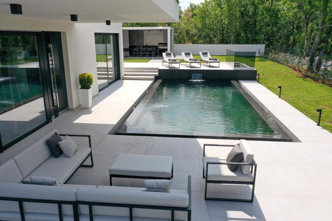 Luxury Cloer, - Sauna,steam Room, 2 Jacuzzis Villa
