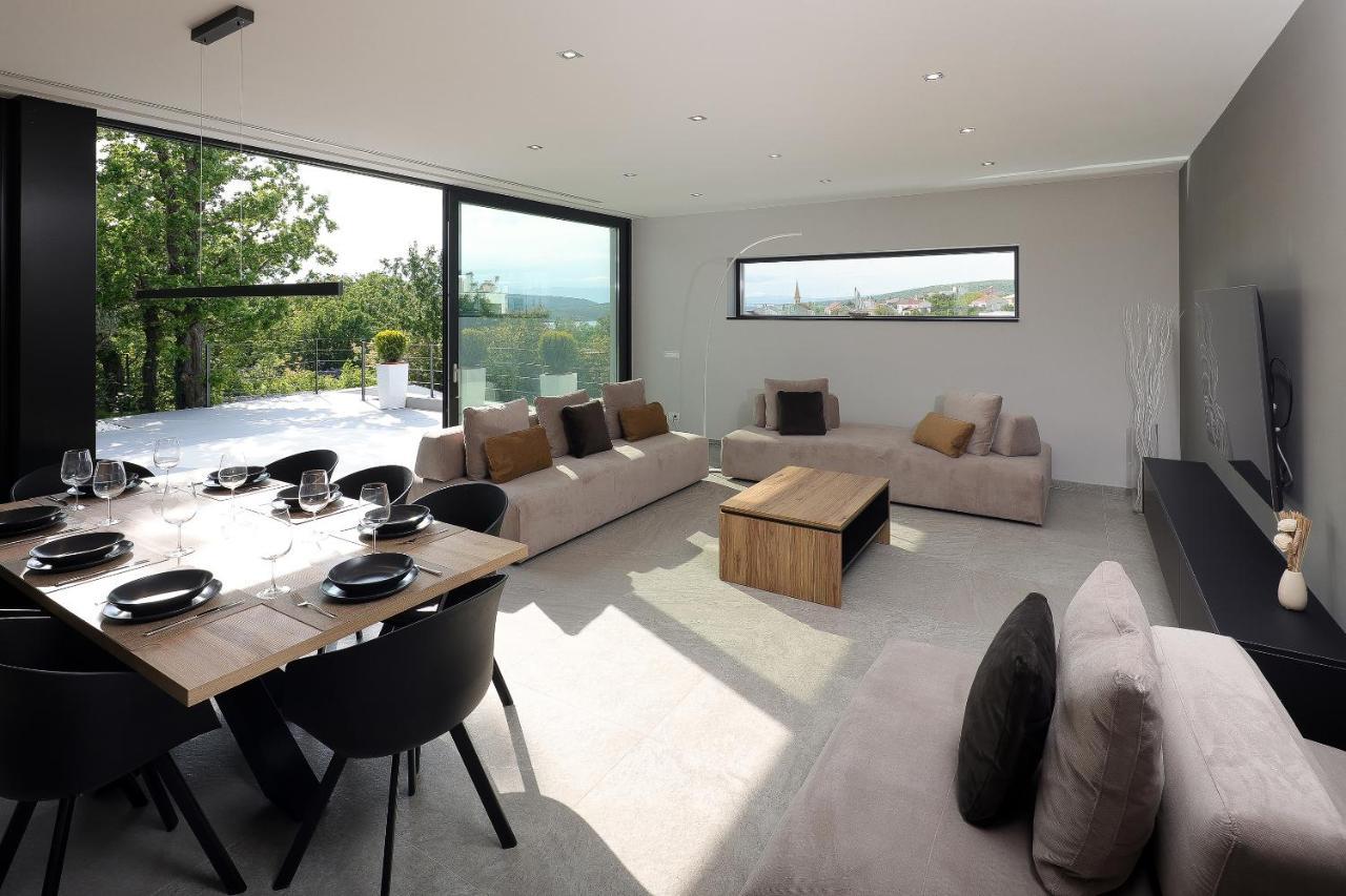 Luxury Cloer, - Sauna,steam Room, 2 Jacuzzis